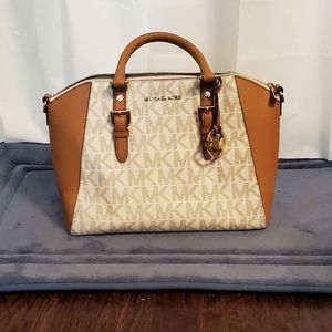 Michael Kors hand bag